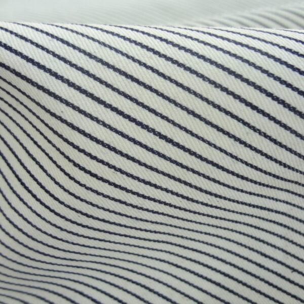 İnce Çizgili Dokuma Kumaş